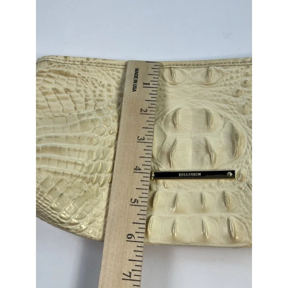 BRAHMIN Daisy Clutch Wallet Croc Embossed Cream Colored Wristlet 10.5